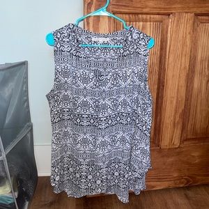 Beautiful black and white dressy tank - Size 1X!